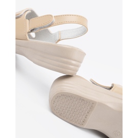 Shelvt Beige Sandalen von Frauen mit einem Ledereinsatz 1