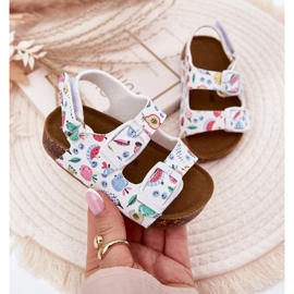 Kindersandalen auf einer Korkensohle mit Klammern weiße Früchte 5