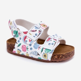 Kindersandalen auf einer Korkensohle mit Klammern weiße Früchte 7