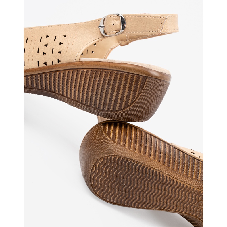 Shelvt Beige durchbrochene Keilsandalen 1