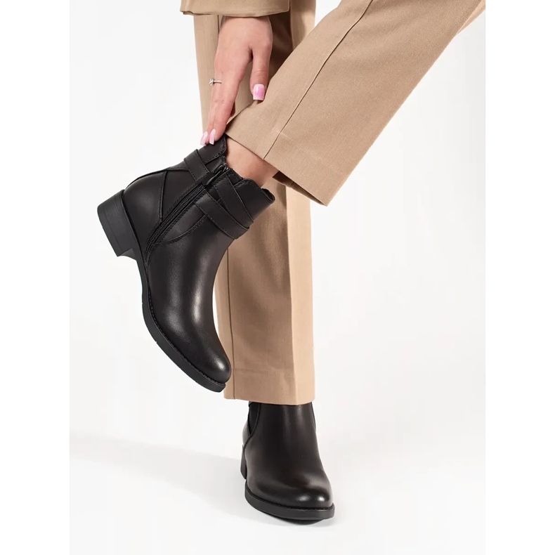 Schwarze Damenstiefel 1