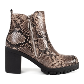 High Heels mit einem Schlangenmuster braun 4