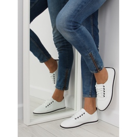 Weiße Damenturnschuhe L-6 Schwarz 2