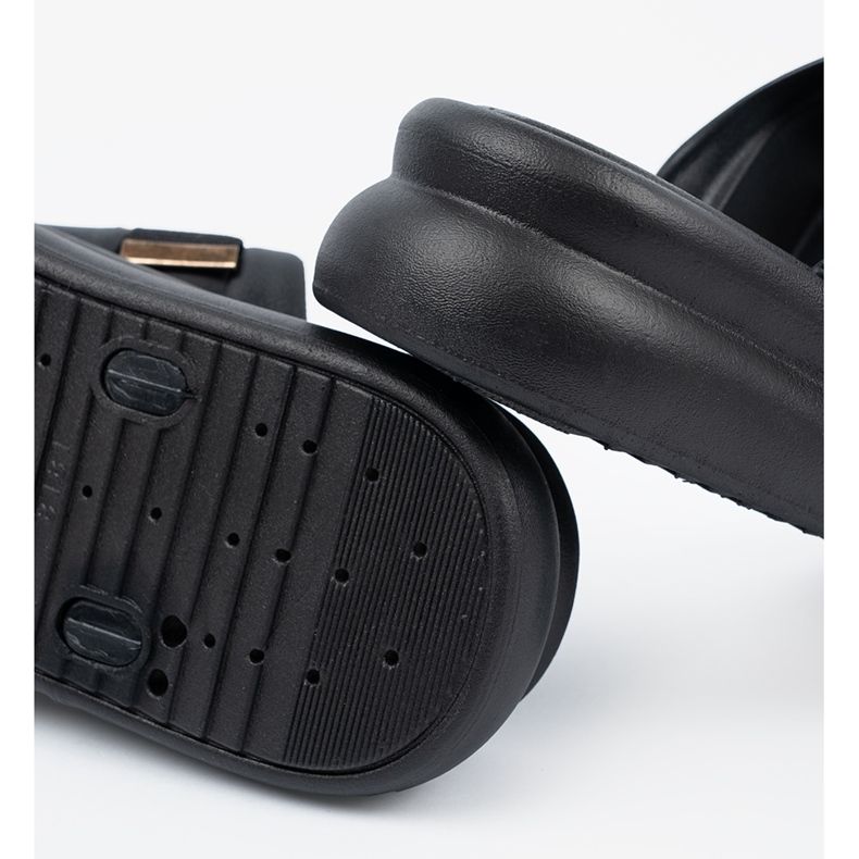 Seastar Hausschuhe mit goldenen Schnallen auf der Plattform schwarz 1