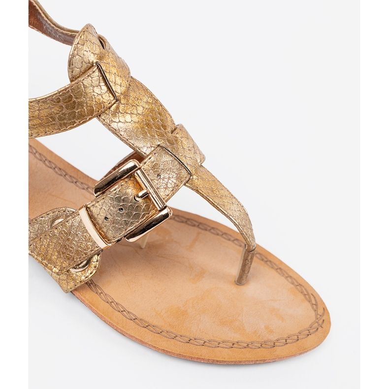 Goldene Sandalen im Stil von Japanisch mit Schnallen 1