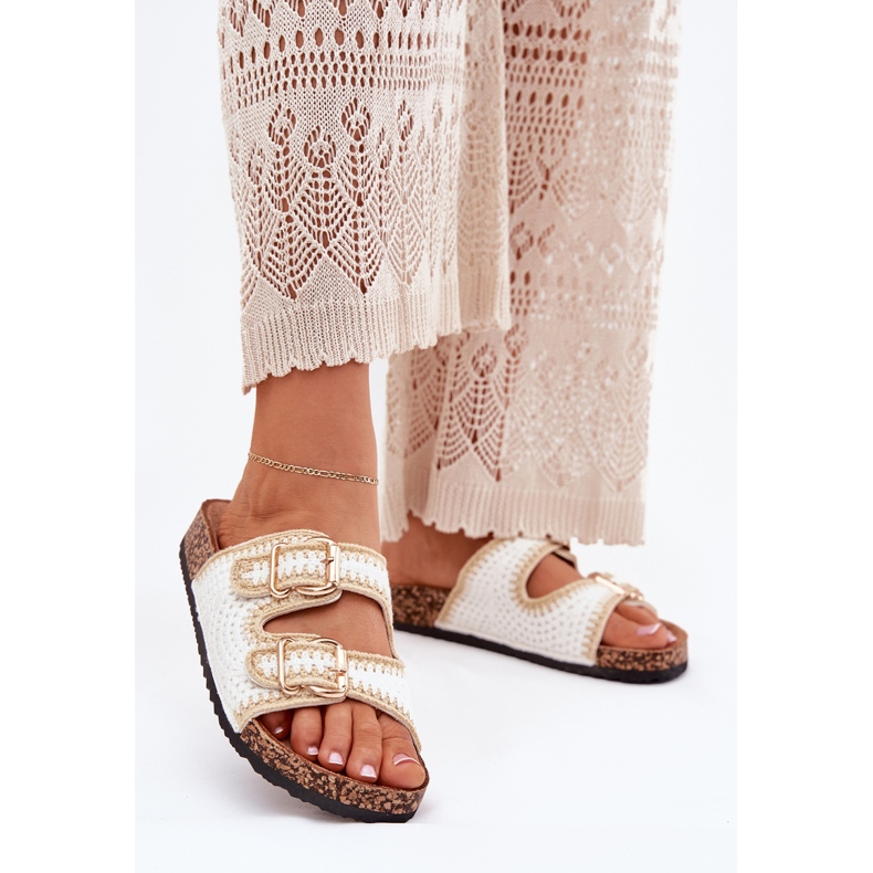 Häkeln der Flip -Flops für Frauen mit goldenen Schnallen weiße Schnallen 2