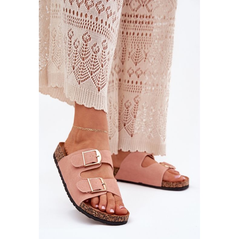 Frauenschuhe auf einer Korkplattform mit goldenen Klemmen rosa 2