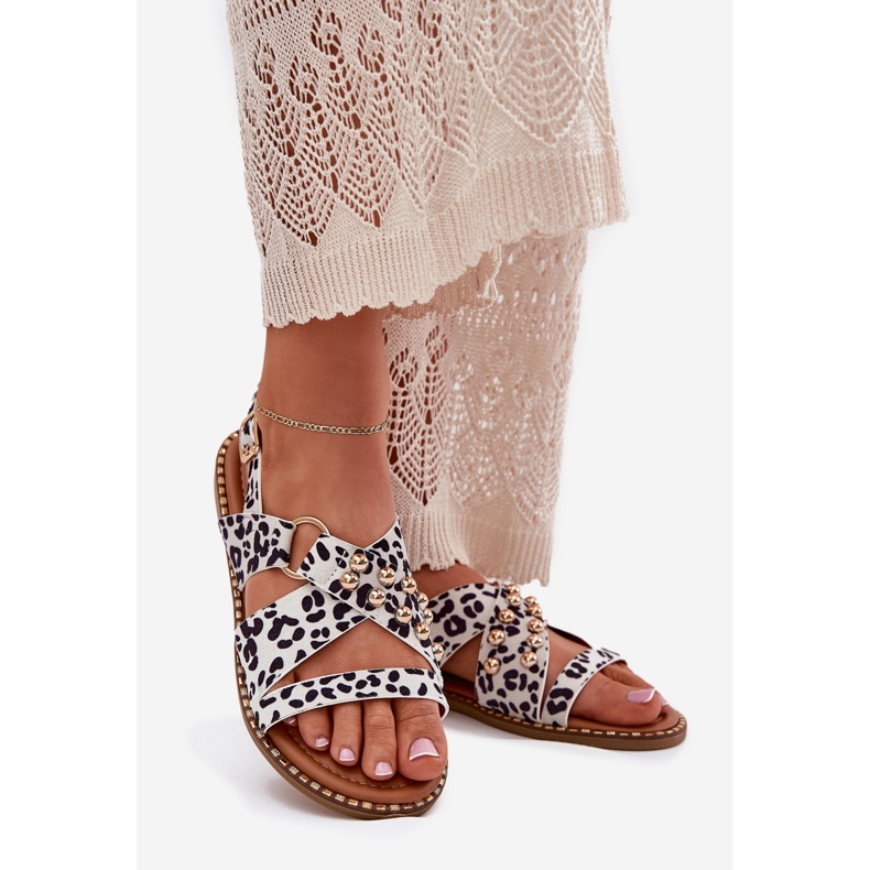 Frauensandalen mit flachen Haken mit goldweißten Stollen 1