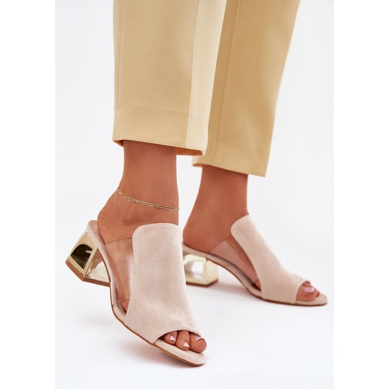 Damenflip flops auf der goldenen Säule leichter Beige 2