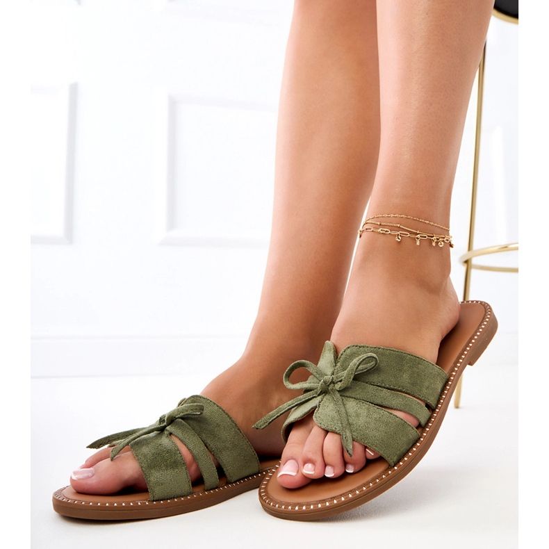 Green Flip Flops mit Bogen und Dekoration an den Rändern grün 1