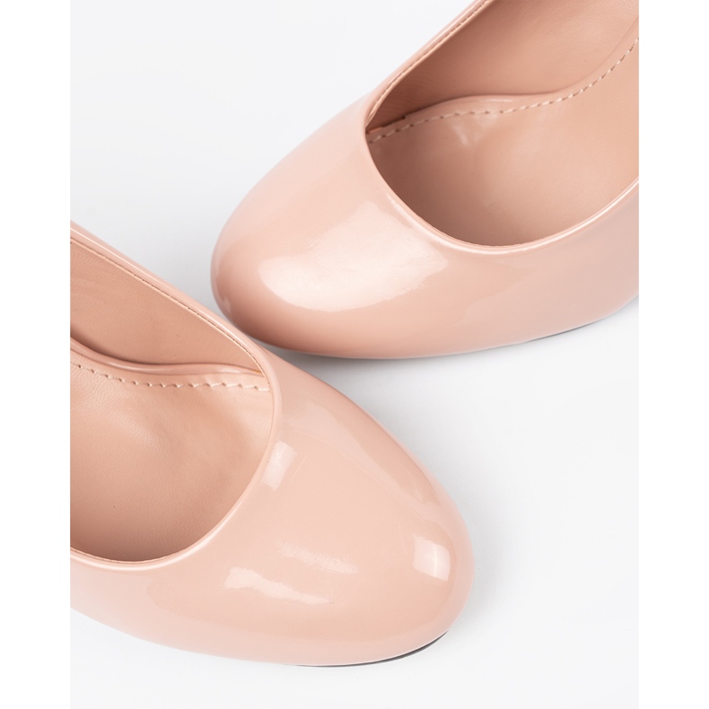 Seastar Leichte beige lackierte Pumpen auf dem Pfosten 1