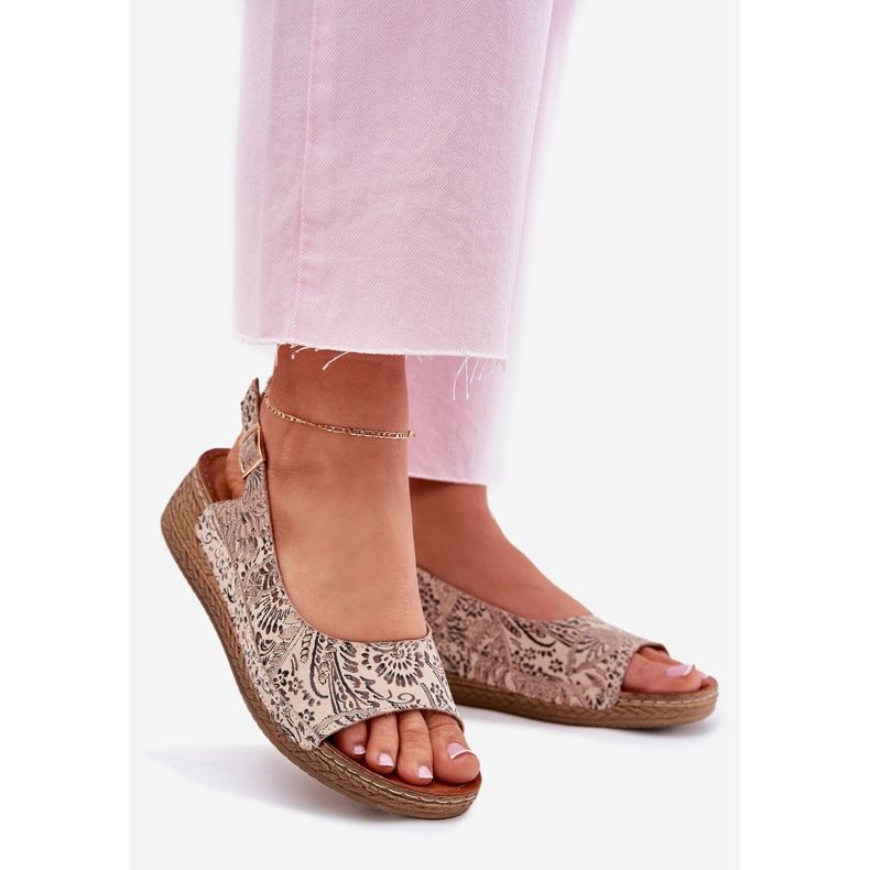 Frauen Ledersandalen auf Keil Maciejka L7069-04 Beige 1