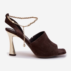 Wildleder -Sandalen auf einer High Heel mit einem dekorativen Chebello 4440 Schokoladenarmband braun 6