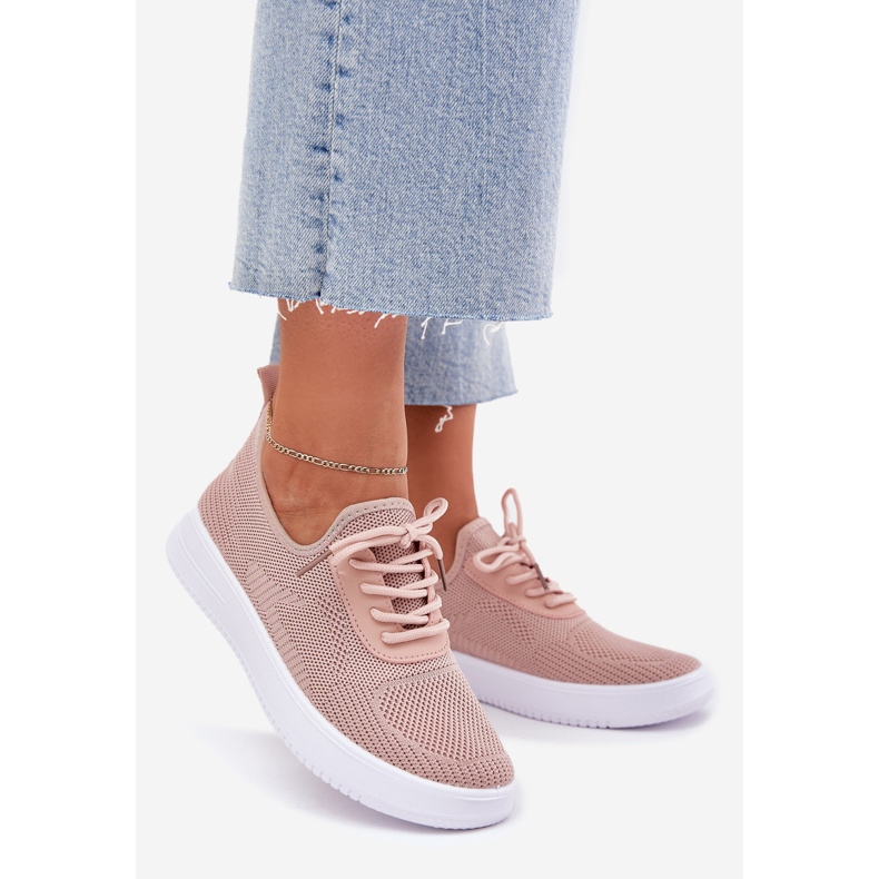 Material schockierte Sportschuhe auf der rosa Plattform der Frauen 1