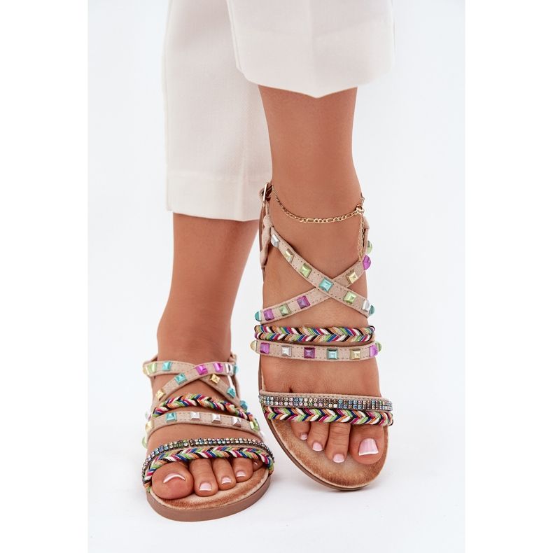 Frauensandalen mit Dekoration und gewebten Streifen beige 2