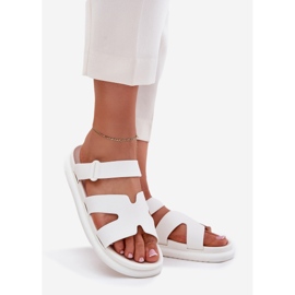 Frauen -Gummi -Hausschuhe mit einem weißen Gürtel 1