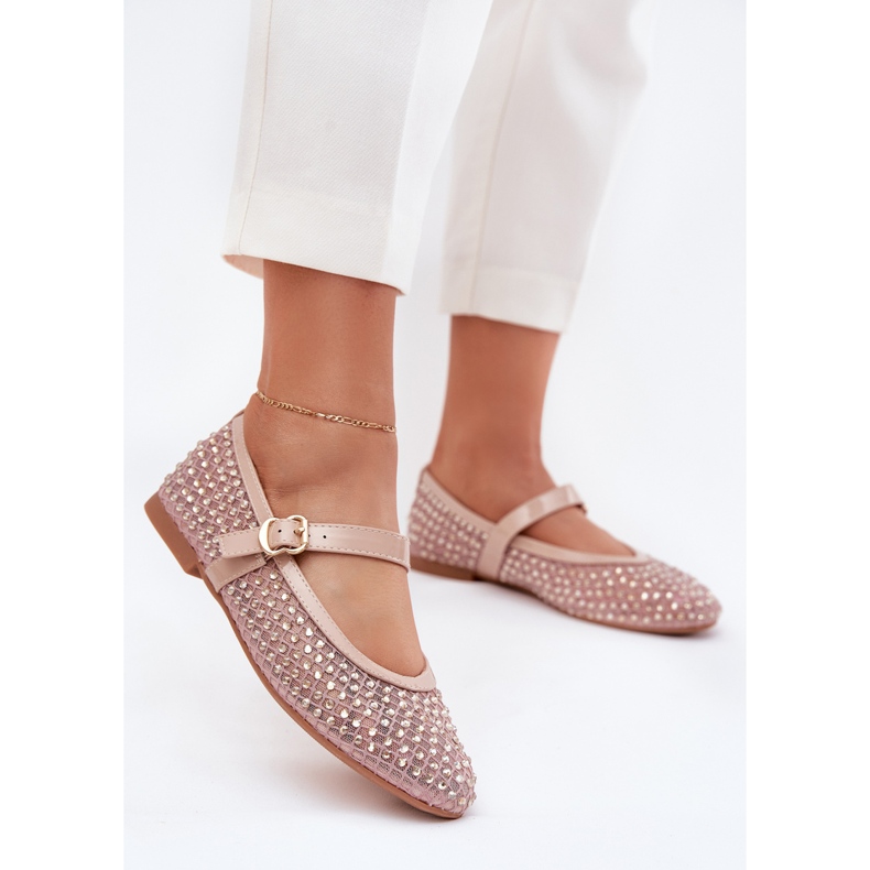 Dekorierte Frauen -Ballerinas mit einem Gürtel und einer Klemme Beige 2