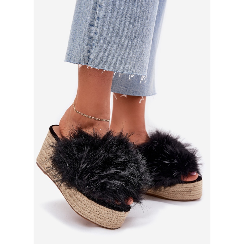 Damenflip flops mit Keil mit Fell und Geflecht schwarz 1