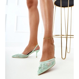 Grüne Netzpumpen mit Perlen 1