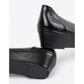 Frauenschuhe mit dekorativen Stickereien schwarz 2