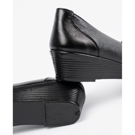 Frauenschuhe mit der Hautstruktur einer Schlange schwarz 1