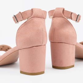 Seastar Sandalen auf einem Beitrag mit Stollen 2