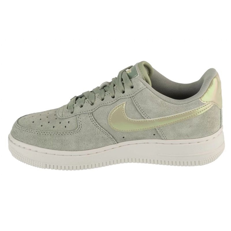 Nike Air Force 1 07 SE in HJ4401-300 grün 1