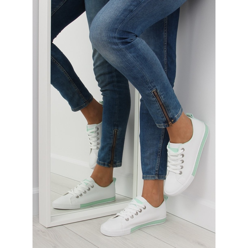 Weiße Damenturnschuhe A88-07 grün 2