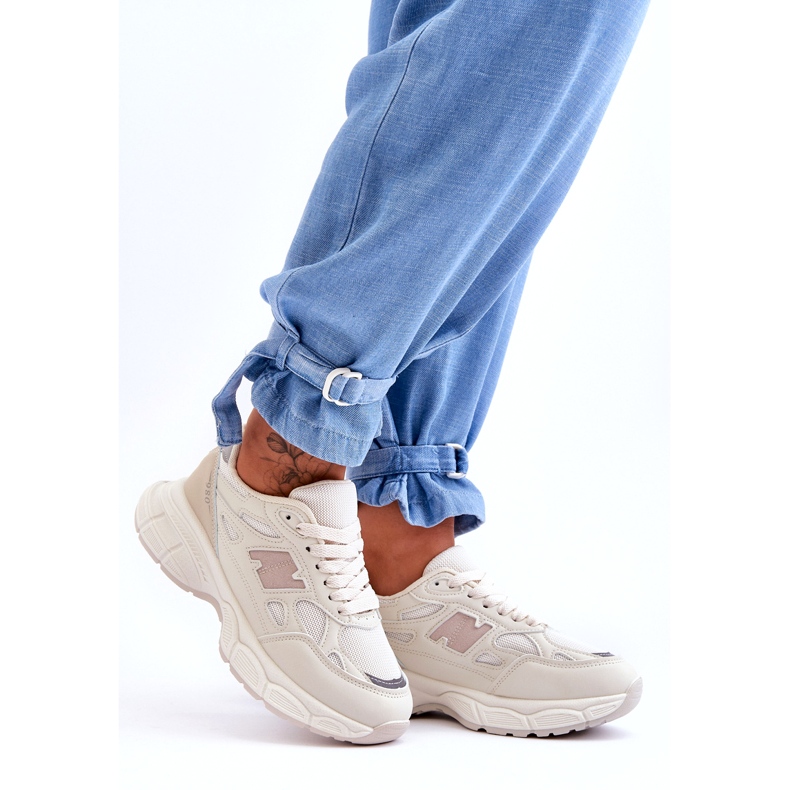 Frauensportschuhe mit beige Mesh 3