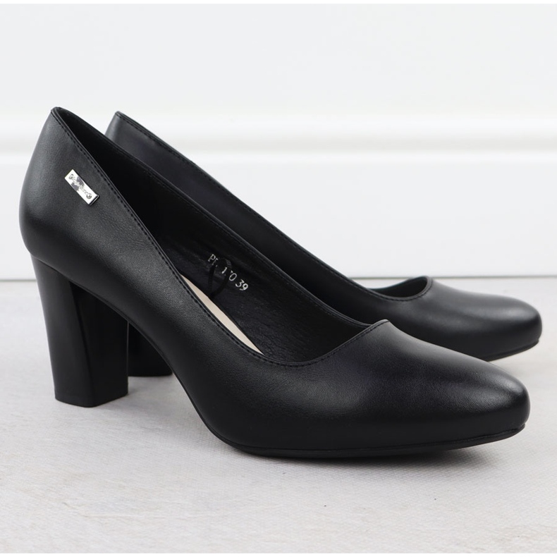 Pumpen am schwarzen Sergio Leone PB130 Pfosten 2