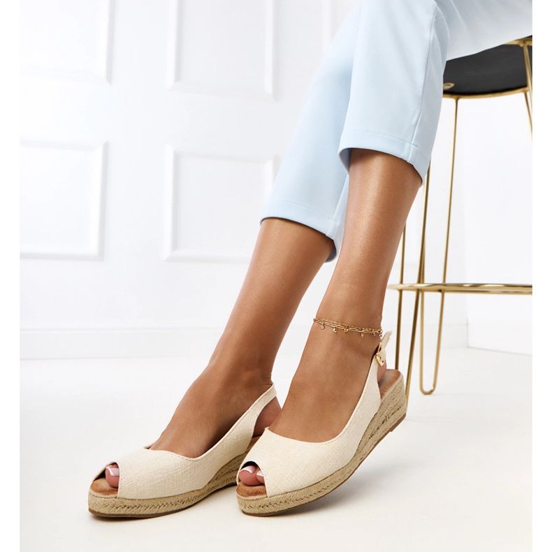 Beige Sandalen Espadrilles auf dem Keil Nevarez 2