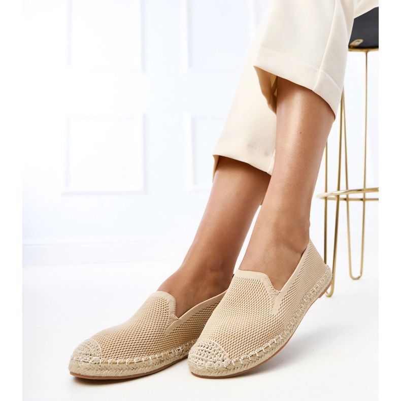 Beige Espadrilles auf der Luna -Plattform 2