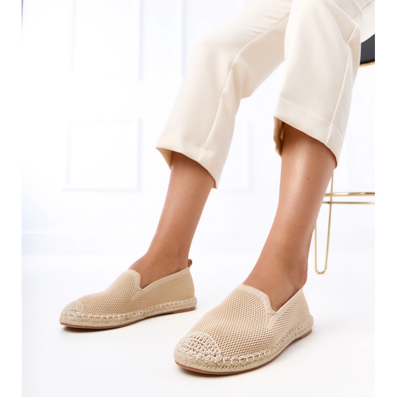 Beige Espadrilles auf der Luna -Plattform 1