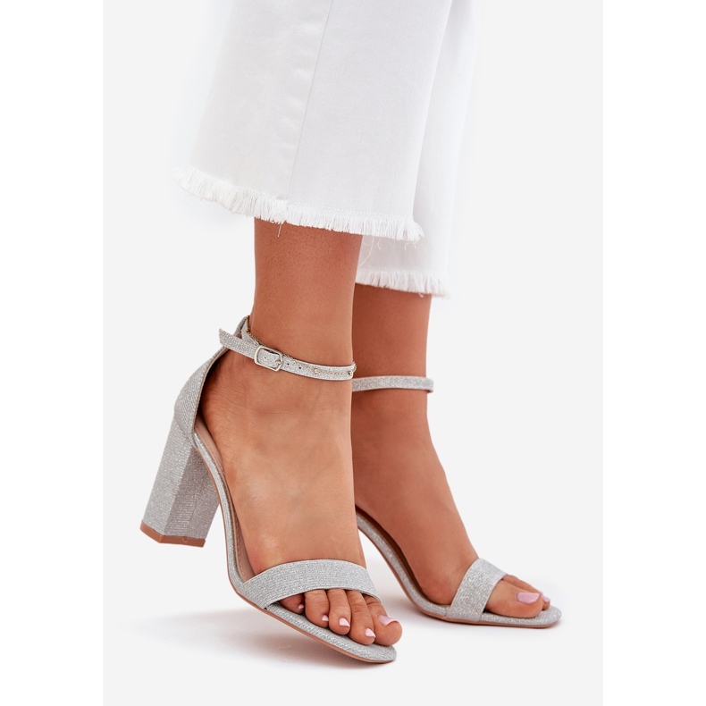 Boto Glänzende Frauensandalen auf dem Kavina Silver Post silber- 1