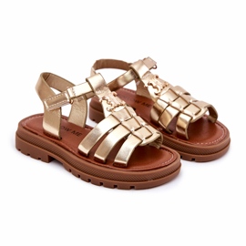 Mädchensandalen mit einem dekorativen goldenen Detail 1