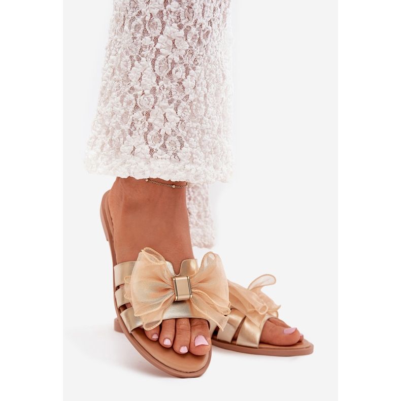 Boto Flat -theeled -Flip -Flops für Frauen mit einem goldenen Tille Tanira 1