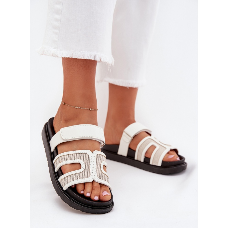 Boto Flip Flops für Frauen auf der Plattform mit Klettverschluss Kovira weiß 2