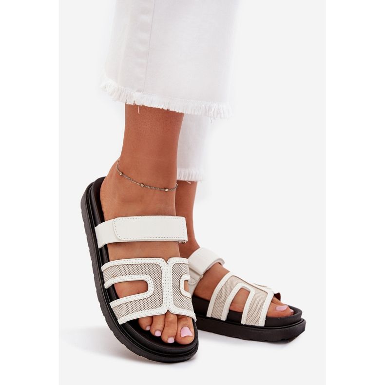 Boto Flip Flops für Frauen auf der Plattform mit Klettverschluss Kovira weiß 1