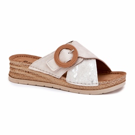 Frauenkeile mit einer dekorativen Inblu RV000012 Klemmklemme beige 3