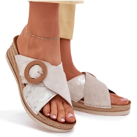 Frauenkeile mit einer dekorativen Inblu RV000012 Klemmklemme beige 6