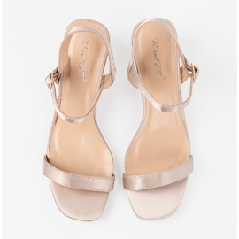 Shelvt Niedrige Satinsandalen beige 2