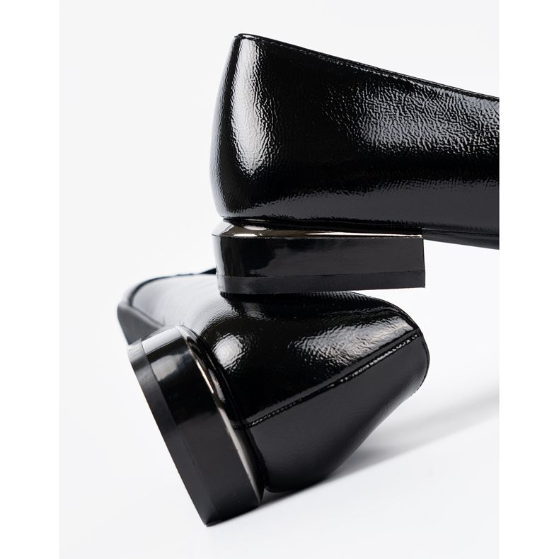 Lackierte Ladung mit einer dekorativen Sergio Leone -Klemme schwarz 1