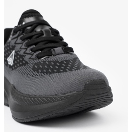 Shelvt Hellschwarze Turnschuhe mit einem atmungsaktiven McArthur -Obermaterial 1