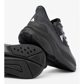 Shelvt Hellschwarze Turnschuhe mit einem atmungsaktiven McArthur -Obermaterial 2