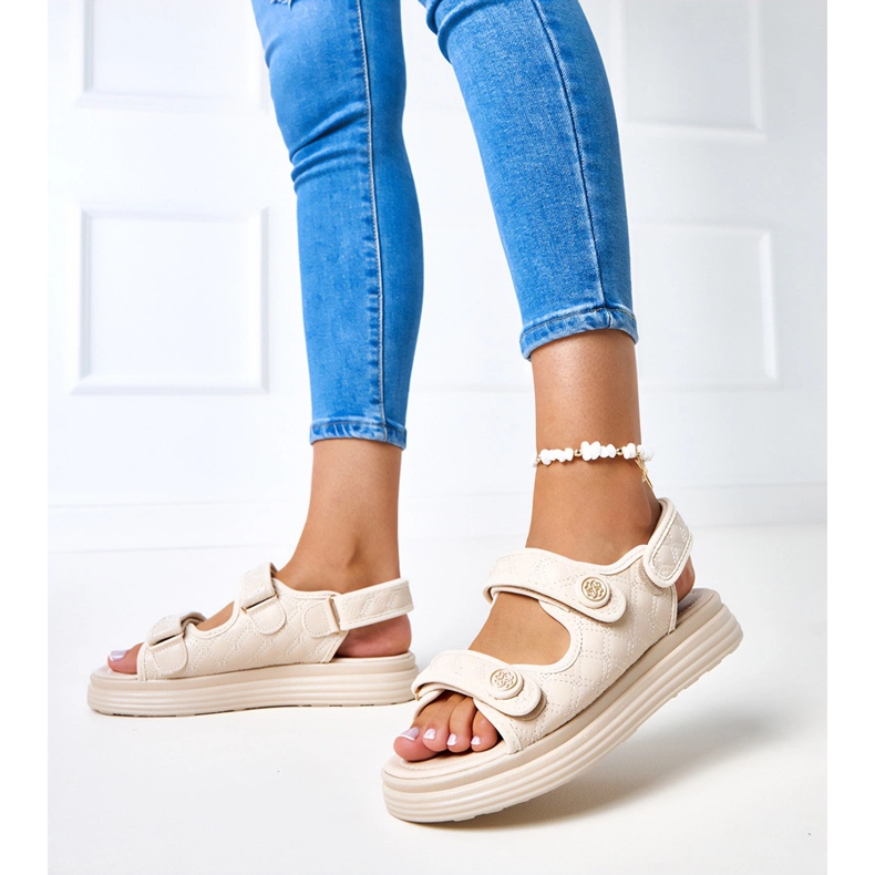 Beige Sandalen mit verstellbaren Bartgurten 2