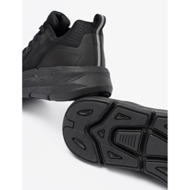 Shelvt Schwarze Sportlerschuhe mit McArthur Mesh 1