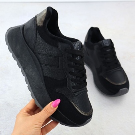 Schuhe isoliert auf der Black Big Star SS274007 -Plattform 1