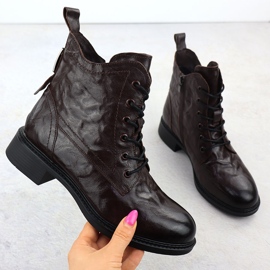 Frauen Lederarbeiter isolierte braune Stiefel Vinceza 86412 1