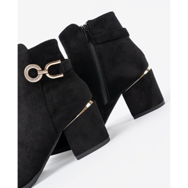 Shelvt Schwarze Frauenstiefel mit einer eleganten Schnalle 1