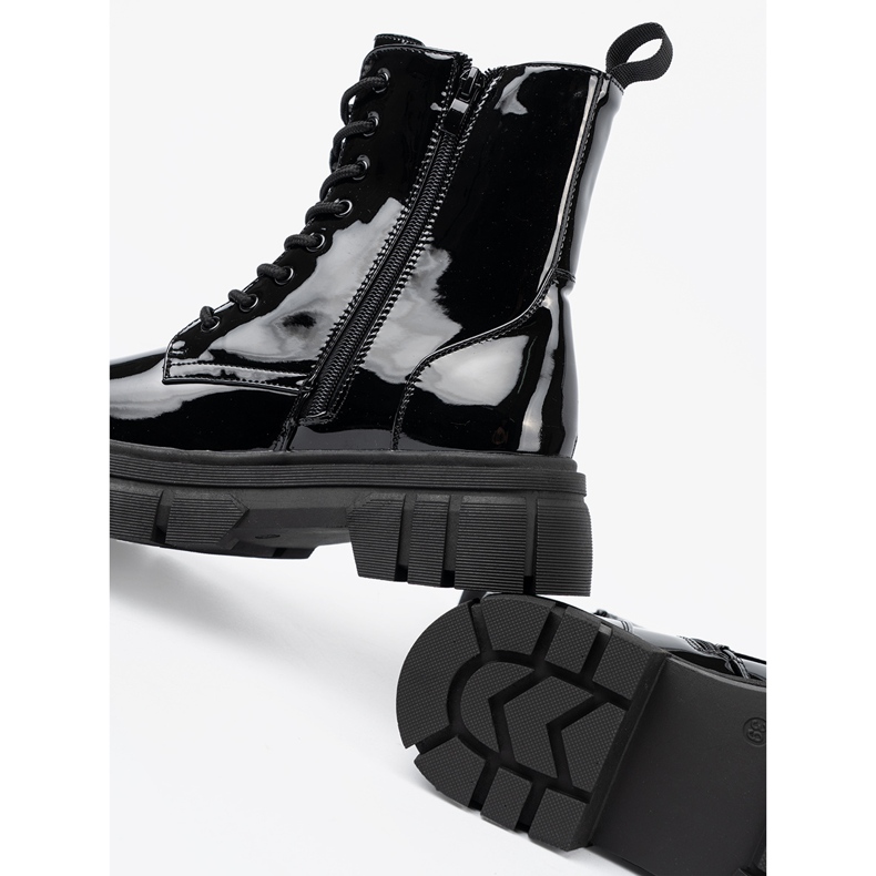 Shelvt Schwarze lackierte Arbeiter auf einer massiven Sohle 2